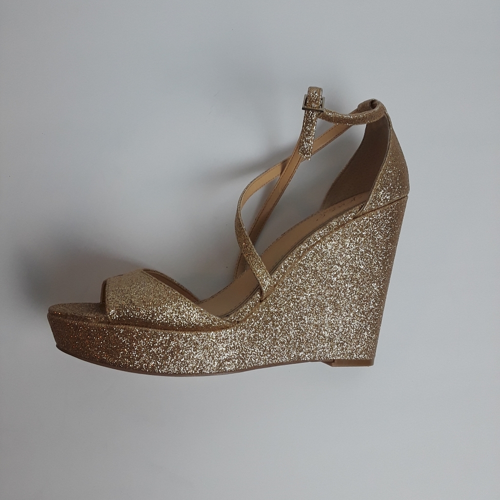 Badgley Mischka Jewel Platform Shoes Size 8.5
